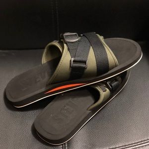 Steve Madden Mastt Slip-On Sandal- Sz Large